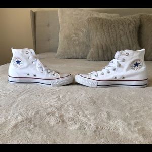 Converse Hightop Chuck Taylor Sneakers